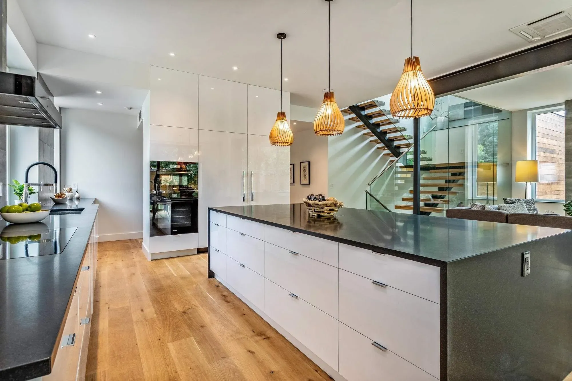 Contemporary kitchen with floor-to-ceiling panels